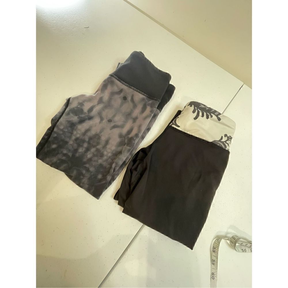 Lululemon bundle lot women’s capris two black tie dye size 4